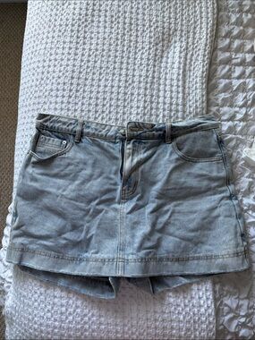 Princess Polly Light Wash Denim Skort